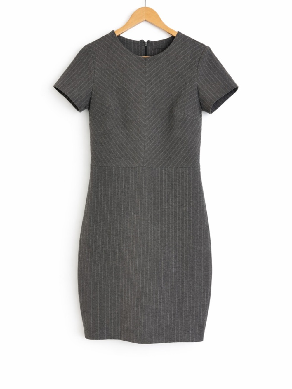 Banana Republic Grey Pinstripe Sheath Dress – Size 6 - Picture 2 of 11
